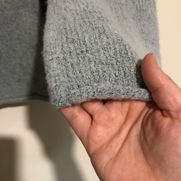 Cropped Sweater/Cardigan gray One Size Closure Button at Front Holes Down sleeve - Picture 9 of 16